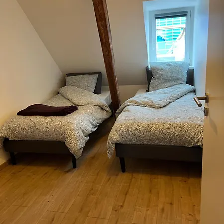 Le Donjon Classe 4 Etoiles 5 Mn Du Standing 120 M2 Centre Au Calme